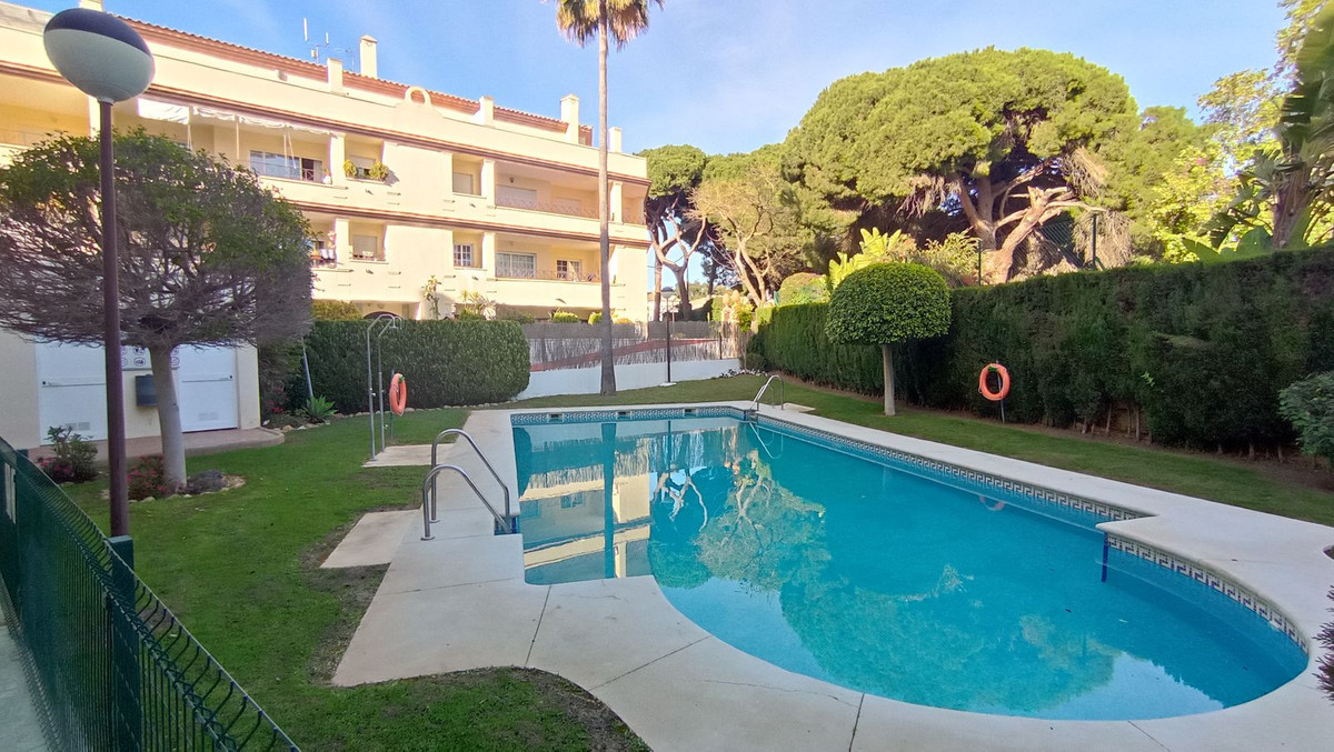 2 Bedroom Ground Floor Apartment, Elviria